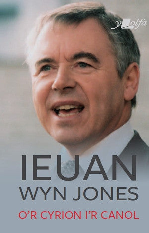 O'r Cyrion i'r Canol