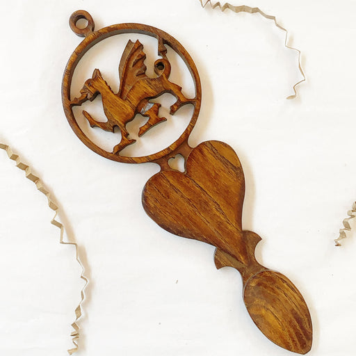 Llwy Garu Huw Jones | Welsh Lovespoon - Siop Y Pentan