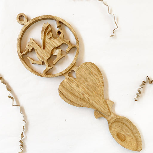 Llwy Garu Huw Jones | Welsh Lovespoon - Siop Y Pentan